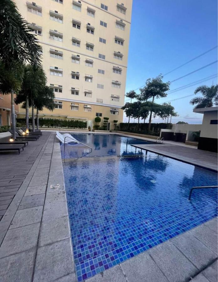 Neat Unit In Holland Park Southwoods Binan Exterior foto